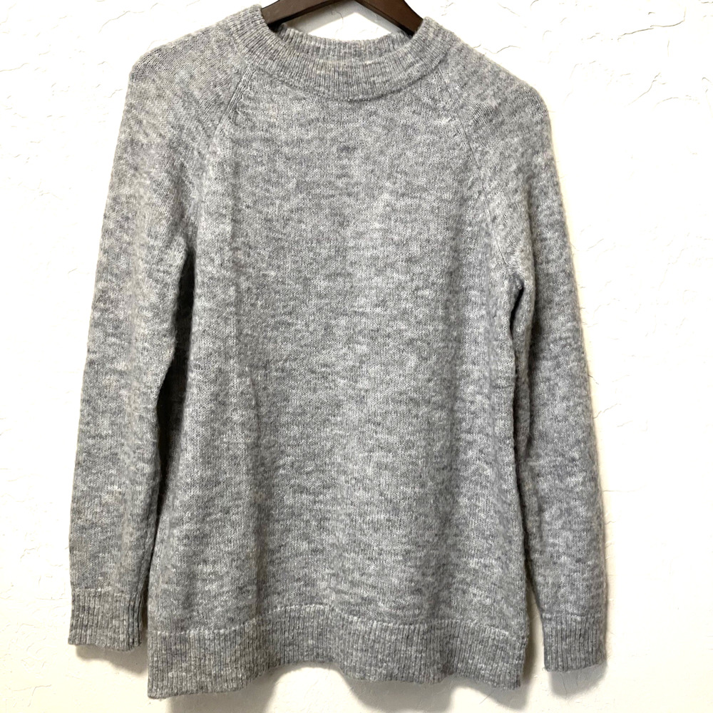 H&M Mohair Wool Blend Sweater Pullover Gray Soft Cozy Preppy Sz S